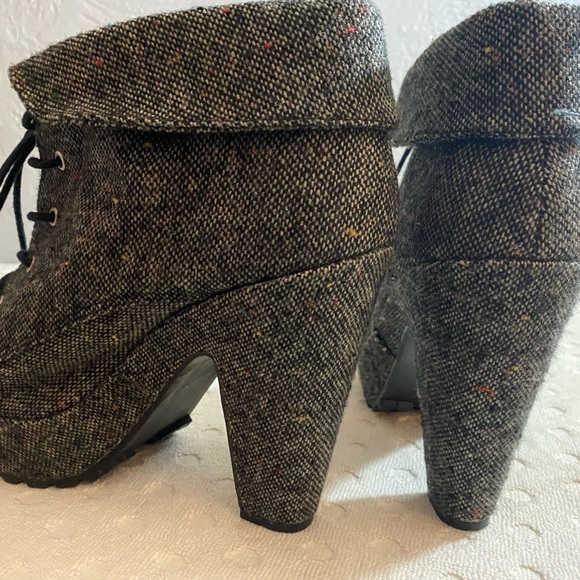 BLOWFISH Blowfish Womens Herringbone Platform Booties - Picture 5 of 16